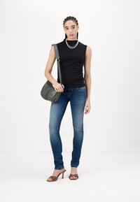 GAP MOD FUNNEL - Felső - black