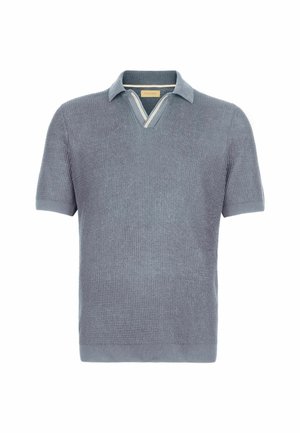 Pull polo bleu à manches courtes avec un design tricoté texturé, un col contrastant et un décolleté en V profond avec des accents de rayures subtiles.
