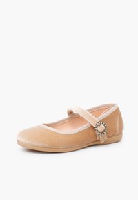 Ballerina in velluto beige con punta rotonda, fibbia decorativa in strass sul cinturino e suola in gomma.