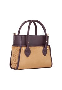 Borsa con parte superiore in pelle marrone e corpo in suede beige, con dettagli dorati, manici doppi e intricati motivi in rilievo sul suede.