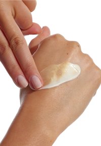 Bondi Sands BONDI SANDS GRADUAL TANNING LOTION SKIN ILLUMINATOR - Autoabbronzante - brown