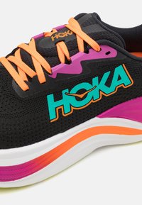 HOKA SKYWARD X - Chaussures de running sur route - black/electric aqua