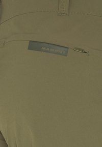 Mammut Pantalón corto de deporte - green