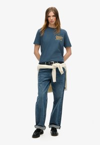 Superdry & Co - T-shirt z nadrukiem