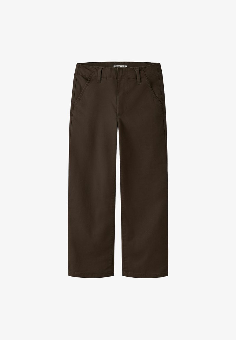 Bruine, wijde broek van zachte stof. Voorzien van een flatte zakken en een vlakke voorkant. De zoomafwerkingen zijn schoon en recht.