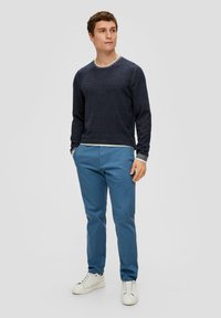 s.Oliver REGULAR FIT  - Chino - blau