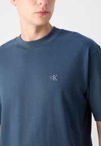 Calvin Klein Jeans HEAVY  - Βασικό μπλουζάκι - ink