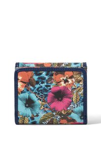 Portafoglio floreale con motivi multicolori di ibisco e foglie su sfondo blu, realizzato in materiale testurizzato con rifiniture blu navy.