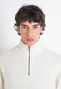 Antony Morato REGULAR FIT - Vesta - off- white