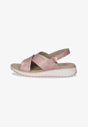 Roze, metalen leren sandalen met kruislings banden, gevoerde binnenzool en witte rubberen zool. Bevat een verstelbare hielband voor een goede pasvorm.