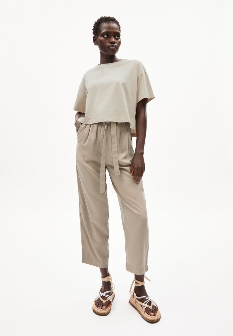 Damen T-Shirts | ARMEDANGELS CHAARLOTTE T-Shirt basic light desert/beere-meliert - BQ39577 Damen T-Shirts | ARMEDANGELS CHAARLOTTE T-Shirt basic light desert/beere-meliert - BQ39577