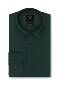 Ciemnozielona koszula slim fit wykonana z materiału o gładkiej fakturze, z klasycznym kołnierzykiem i detalem zapięcia na dwa guziki na mankietach.