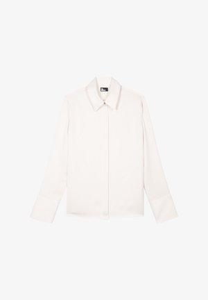 Camisa blanca de manga larga con cuello, botones delanteros ocultos y puños anchos, exhibida sobre un fondo blanco liso.