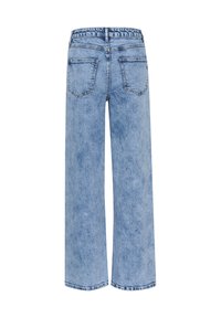 Ljust blå denim byxor med vida ben och hög midja, femficksdesign och subtilt urtvättad textur; rå fåll vid anklarna.