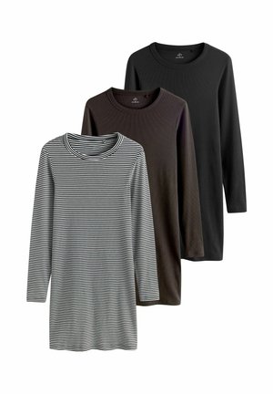 Drie langemouwen tops: één met zwart-witte horizontale strepen en twee effen donkere kleuren—zwart en antracietgrijs.
