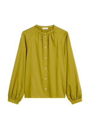 Olijfgroene blouse met lange mouwen, ronde halslijn, knoopsluiting aan de voorkant en gathered manchetten, weergegeven op een witte achtergrond.