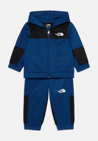 Unselected, estate blue
