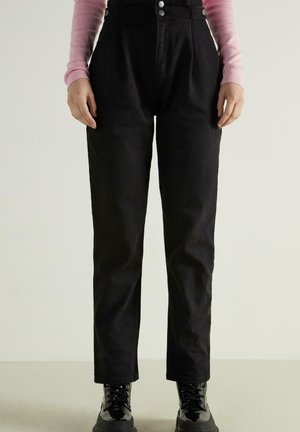 MIT KNOPFDETAILS - Jeansy Straight Leg - black