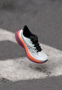 Neizvēlēts, white/crimson