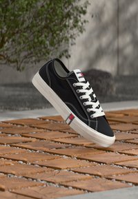 Δεν επιλέχθηκε, black