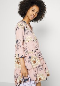 Vero Moda Petite VMEASY SHORT DRESS - Vestido de dia - misty rose