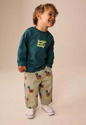 Next, REGULAR FIT - LONG SLEEVE SMALL GRAPHIC PRINTED T-SHIRT . - Long sleeved top - green daddys best buddy slogan