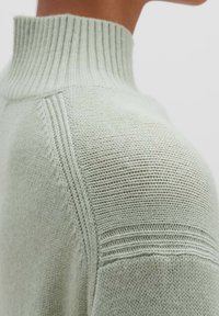 someday. Svetr - light green