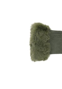 Accento in pelliccia ecologica verde su materiale verde oliva morbido e strutturato, progettato come un avvolgente o polsino con bordo cucito e dettaglio dell'etichetta.