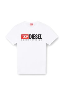 Hvid bomulds T-shirt med rund hals, korte ærmer og et iøjnefaldende sort og rødt "DIESEL DENIM DIVISION" logo på forsiden.