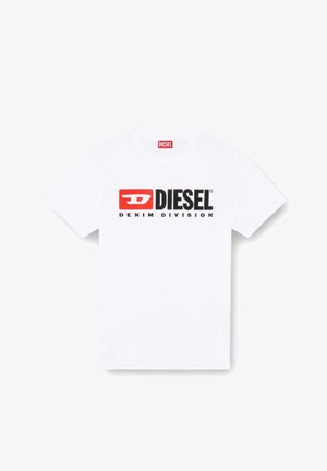 Witte katoen t-shirt met een ronde hals, korte mouwen en een opvallend zwart en rood "DIESEL DENIM DIVISION" logo op de voorkant.