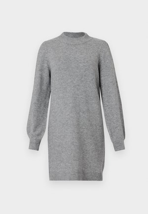 Robe pull à manches longues de couleur gris clair tricotée, avec des poignets, un col et un ourlet côtelés, présentée sur un fond blanc.