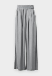 Ανοιχτό γκρι παντελόνι με φαρδιά γραμμή, ελαστική ζώνη μέσης και διακριτικές πιέτες, εμφανισμένο επίπεδα σε λευκό φόντο.