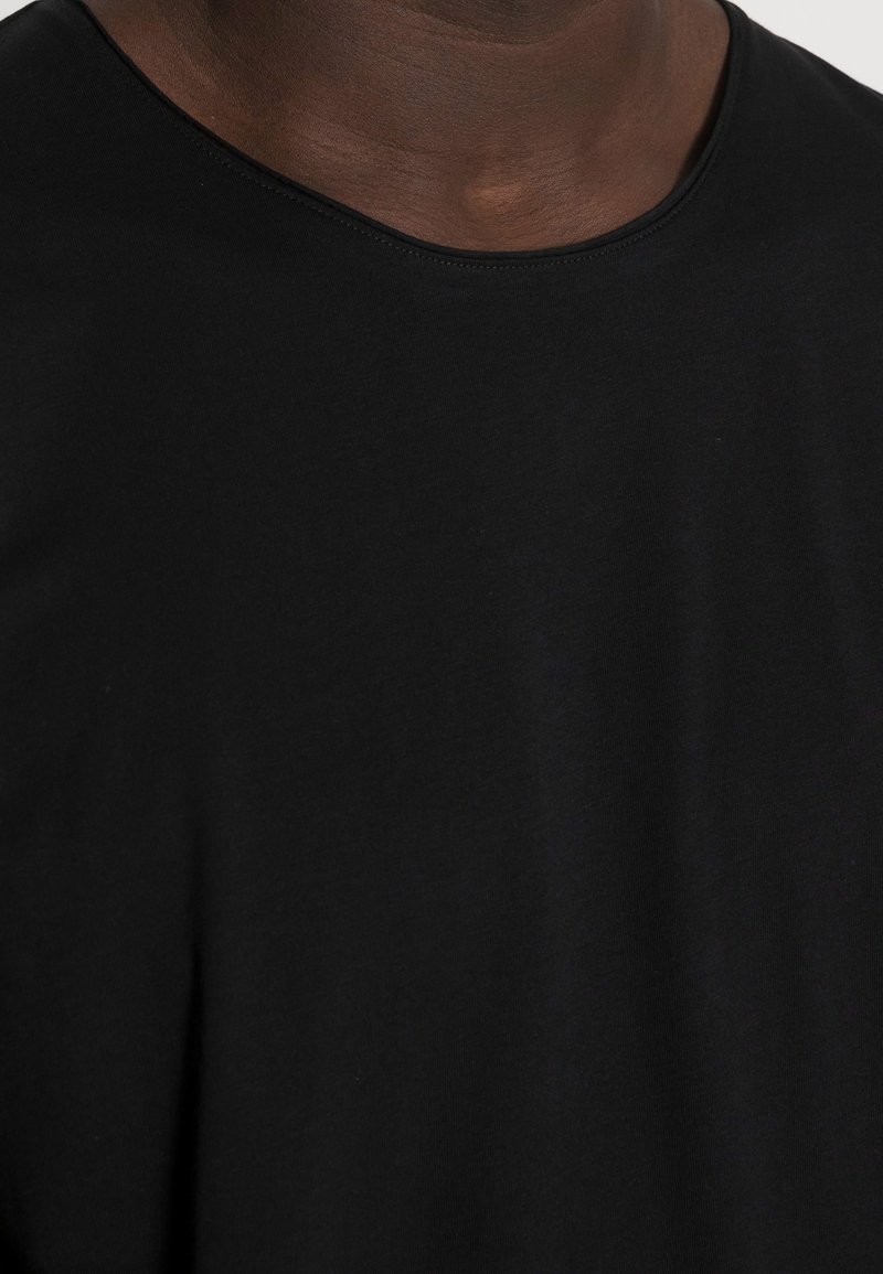 Herren T-Shirts basic | Selected Homme SLHLUKE O-NECK TEE T-Shirt basic black/schwarz - PO57544 Herren T-Shirts basic | Selected Homme SLHLUKE O-NECK TEE T-Shirt basic black/schwarz - PO57544
