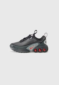 Nevybráno, black/university red/metallic silver-coloured
