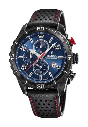 Montre chronographe Festina avec un boîtier en acier inoxydable noir, un cadran bleu foncé, trois sous-cadrans, des accents rouges et un bracelet en cuir noir perforé.