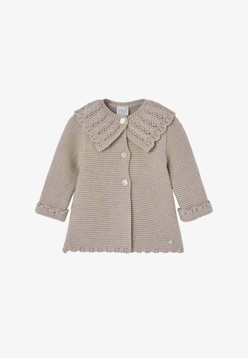 Cardigan beige tricoté avec un col festonné, trois boutons et des poignets roulés. Présente une couture décorative le long des bords.
