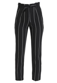Černé pruhované kalhoty vyrobené z lehkého materiálu, s vysokým pasem, poutky na opasek a detaily vázaného pasu. Vertikální bílé pruhy zdobí design.