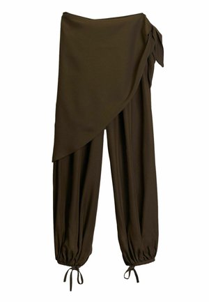 BHOEM, REGULAR FIT - KHAKI GREEN FLUID BALLON TROUSERS EMBELLISHED WITH SCARF . - Bukser - khaki green