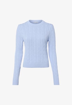 Lichtblauwe kabelgebreide trui met lange mouwen, geribde ronde hals en zoom. Voorzien van een textuurpatroon over de hele stof.