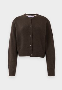 Bruine cropped cardigan van zachte stof, met een ronde hals, geribbelde manchetten en knoopsluiting met subtiele stikdetails.