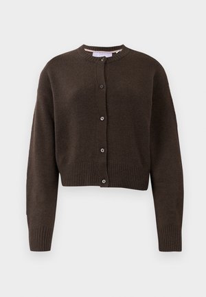 Brauner, kurz geschnittener Cardigan aus weichem Stoff, mit Rundhalsausschnitt, gerippten Bündchen und Knopfverschluss mit dezenten Nähten.