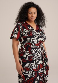 WE Fashion CURVE - Žerzejové šaty - red