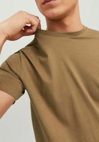 Jack & Jones JJE TEE  O-NECK  - Basic T-shirt - otter