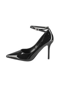 Décolleté in pelle patent nera con punta affusolata e cinturino alla caviglia. Caratterizzato da una finitura lucida e un sottile tacco a stiletto.