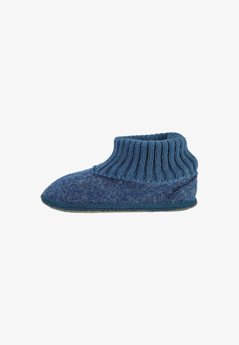 Blaue Wollschlappen mit geripptem Knöchelbereich, abgerundetem Zeh und strukturiertem Körper. Verfügt über ein weiches Innenfutter und eine flexible Sohle.
