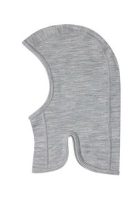 Harmaa neulottu balaklava, jossa on pyöristetty yläosa, kaarevat reunat ja aukot kasvoille ja kaulalle. Pehmeä, tekstuuriomia kangasta, jossa on hienovarainen kuvio.