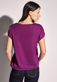 Cecil MIT RAFFUNG - T-shirt imprimé - pink