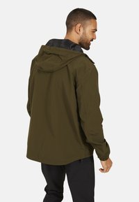 Olijfgroene hoodiejack met een gladde, matte afwerking, voorzien van een zwarte voering en verstelbare manchetten voor een comfy fit.
