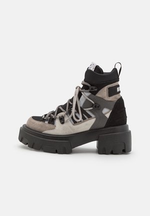 Botines con plataforma - black