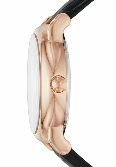 Roségoldenes Metallgehäuse mit silberner Akzentuierung, flaches Kristallglas und ein schwarzes Lederarmband. Verfügt über eine strukturierte Krone an der Seite.